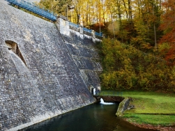 Wodospad Wilczki i zapora wodna Międzygórze