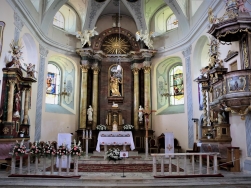 Kościół Matki Bożej Królowej Polski i świętego Maternusa w Stroniu Śląskim